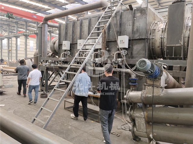 越南客戶(hù)深入考察我廠咖啡渣炭化爐技術(shù)