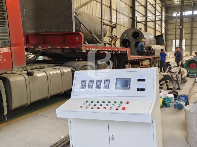 裝車(chē)進(jìn)行時(shí)!工廠(chǎng)發(fā)貨使命必達(dá)